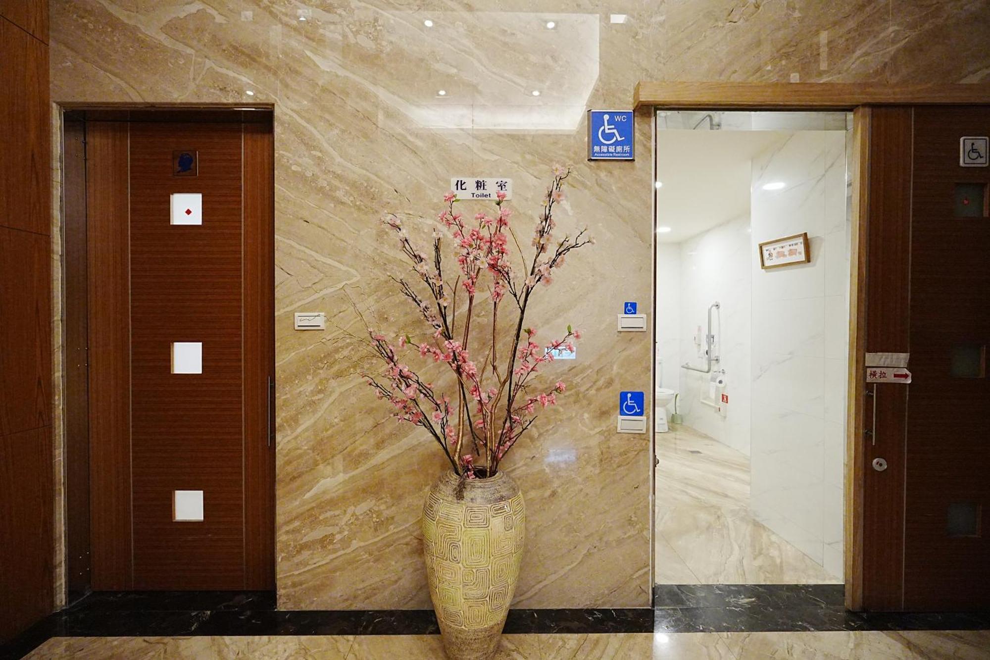York Hotel Taipei Exterior foto